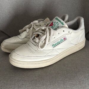 Reebok club c classics women’s size 8 EUC